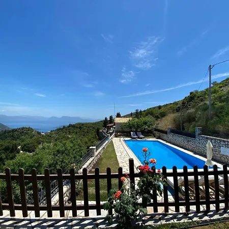 Executive Meganisi With Private Pool 빌라 Vavkerí